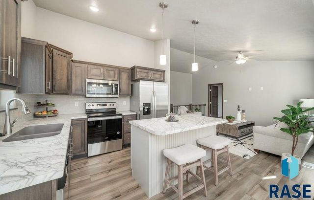 6849 W Viola Ct Court, Sioux Falls, SD 57107