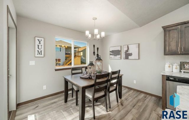 6849 W Viola Ct Court, Sioux Falls, SD 57107