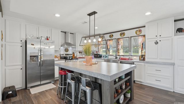 1576 Settlers Way, Seguin, TX 78155