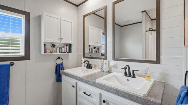 1576 Settlers Way, Seguin, TX 78155