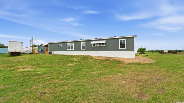 1576 Settlers Way, Seguin, TX 78155