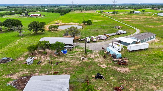 1576 Settlers Way, Seguin, TX 78155