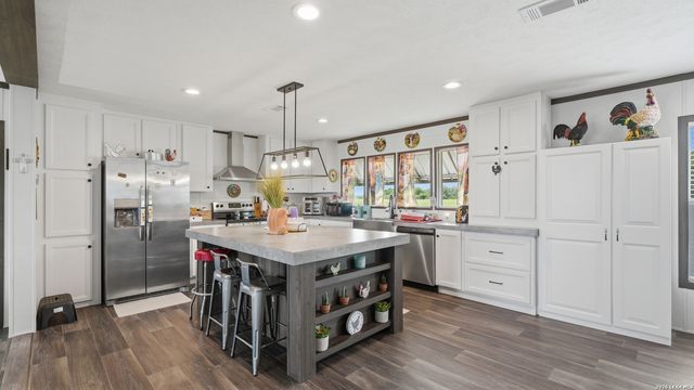 1576 Settlers Way, Seguin, TX 78155