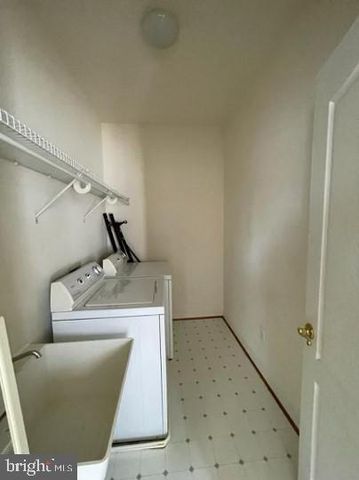 43326 COLUMBUS ST, Ashburn, VA 20147