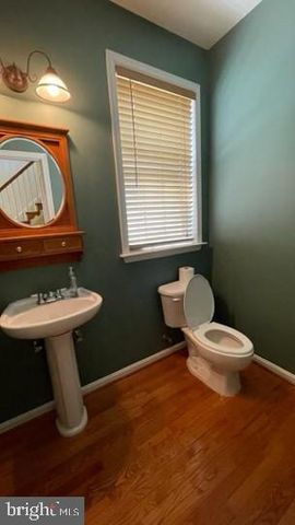 43326 COLUMBUS ST, Ashburn, VA 20147