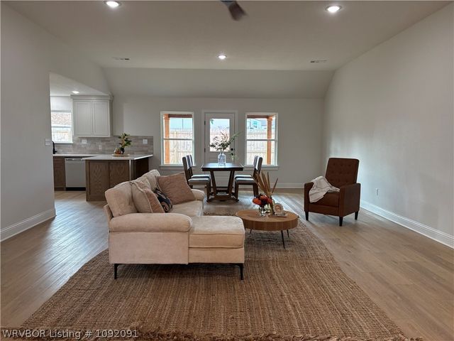 1129 Hunter Drive, Barling, AR 72923