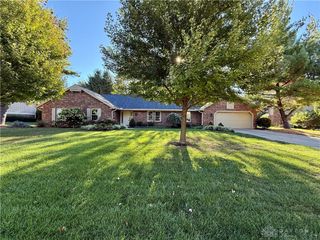 9214 N Creek Lane, Dayton, OH 45458