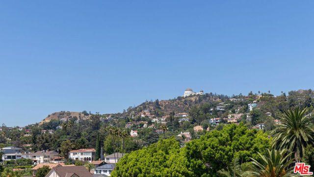 2041 N Vermont Avenue, Los Angeles, CA 90027