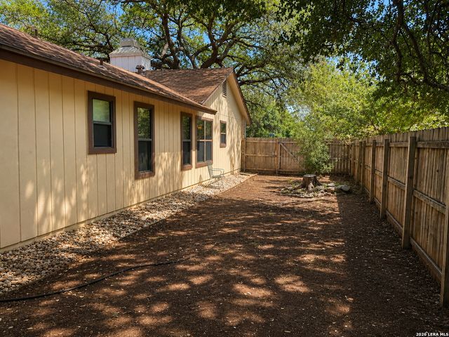 2119 CRESTED WALK, San Antonio, TX 78231