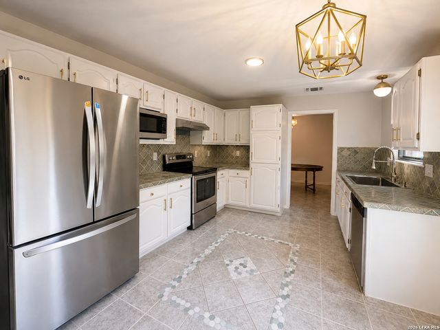 2119 CRESTED WALK, San Antonio, TX 78231