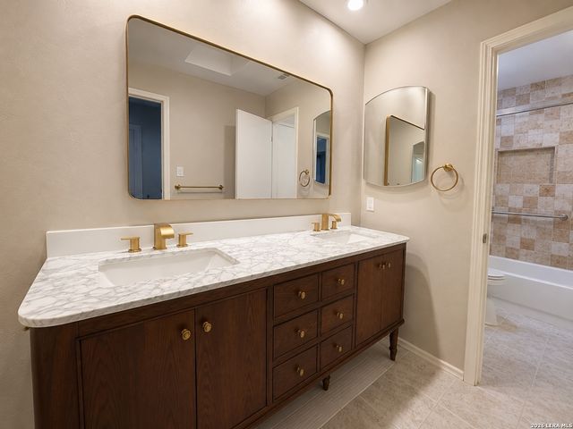 2119 CRESTED WALK, San Antonio, TX 78231