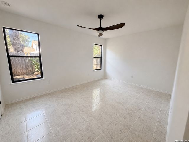 2119 CRESTED WALK, San Antonio, TX 78231