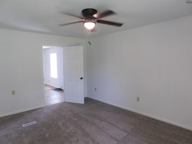437 W 3RD STREET, Burkburnett, TX 76354