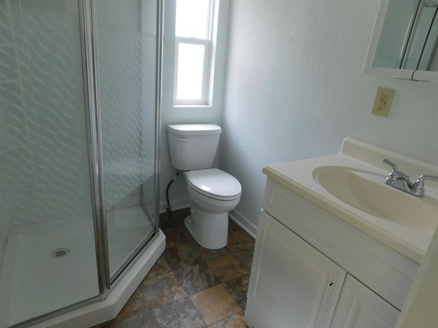 437 W 3RD STREET, Burkburnett, TX 76354