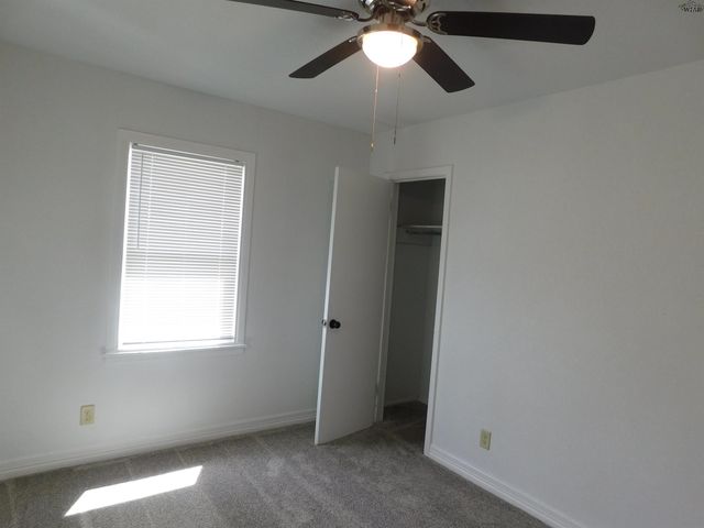 437 W 3RD STREET, Burkburnett, TX 76354
