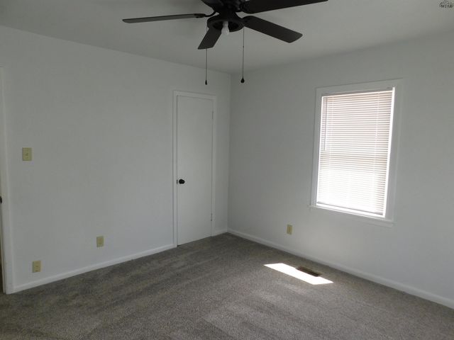 437 W 3RD STREET, Burkburnett, TX 76354