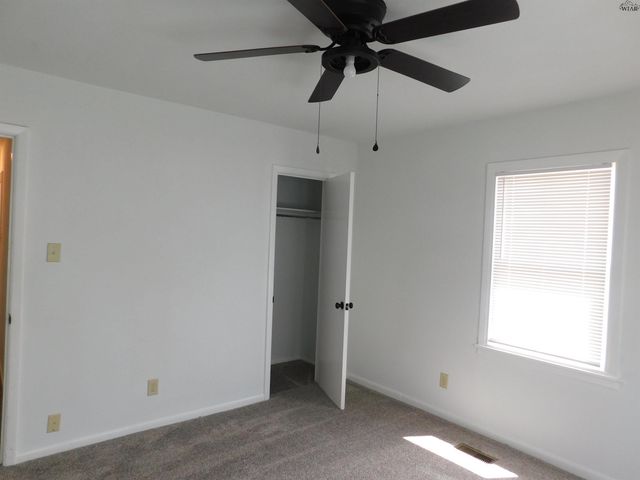 437 W 3RD STREET, Burkburnett, TX 76354