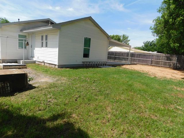 437 W 3RD STREET, Burkburnett, TX 76354