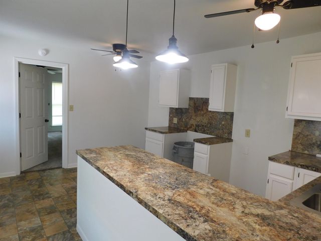 437 W 3RD STREET, Burkburnett, TX 76354