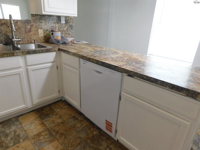 437 W 3RD STREET, Burkburnett, TX 76354