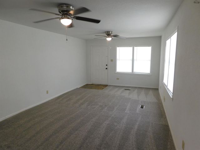 437 W 3RD STREET, Burkburnett, TX 76354