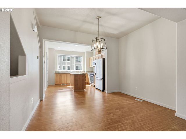 10525 Ne CEDAR FALLS Loop, Beaverton, OR 97006