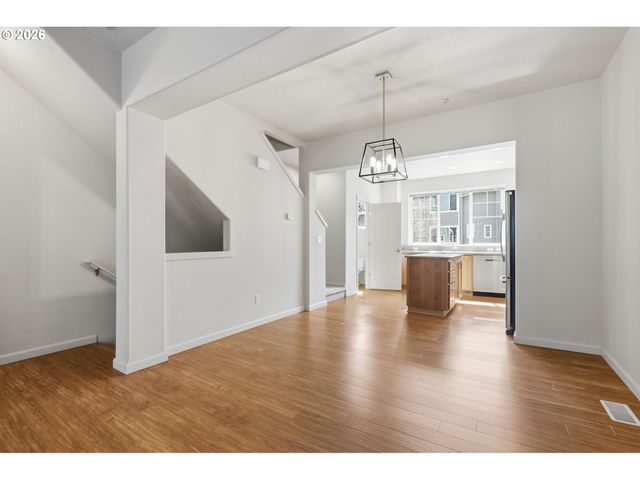 10525 Ne CEDAR FALLS Loop, Beaverton, OR 97006