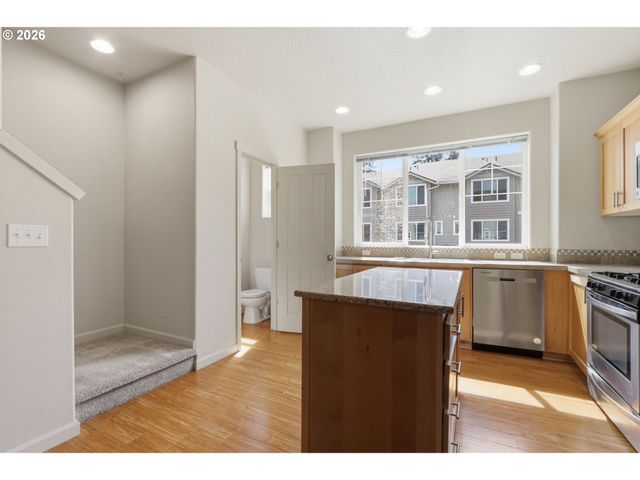 10525 Ne CEDAR FALLS Loop, Beaverton, OR 97006