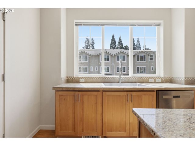 10525 Ne CEDAR FALLS Loop, Beaverton, OR 97006