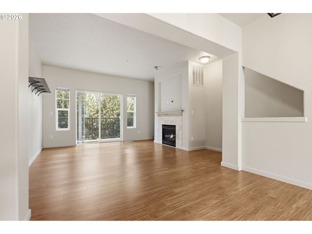 10525 Ne CEDAR FALLS Loop, Beaverton, OR 97006