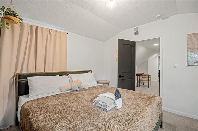 2105 W 43rd Avenue, Kansas City, KS 66103