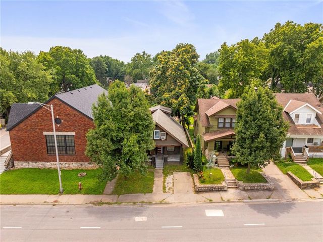 2105 W 43rd Avenue, Kansas City, KS 66103