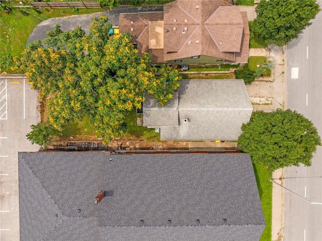2105 W 43rd Avenue, Kansas City, KS 66103