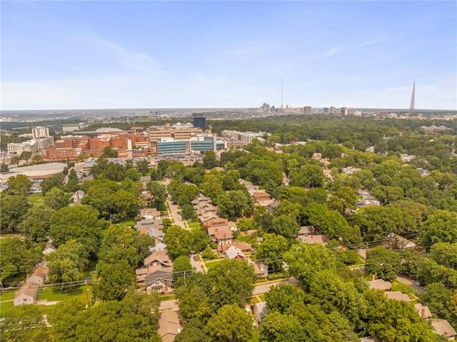 2105 W 43rd Avenue, Kansas City, KS 66103