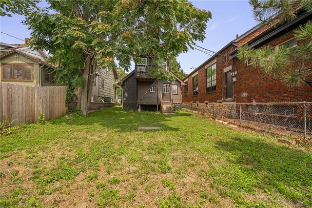 2105 W 43rd Avenue, Kansas City, KS 66103
