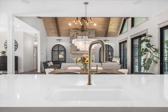 63 Commanders Helm, Laconia, NH 03246