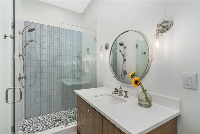 63 Commanders Helm, Laconia, NH 03246