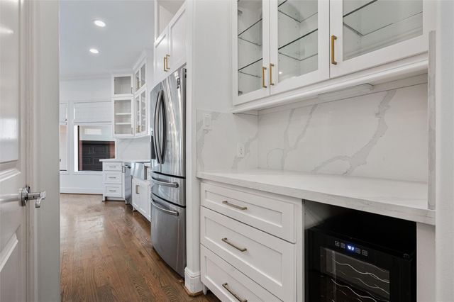 4523 Maple Street, Bellaire, TX 77401