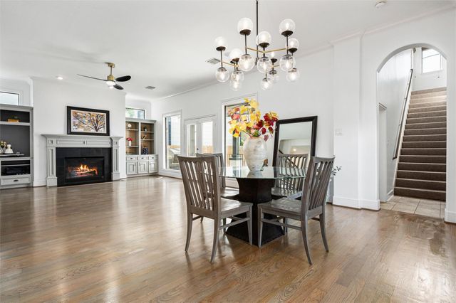 4523 Maple Street, Bellaire, TX 77401