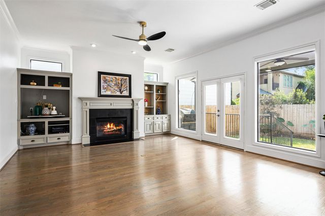 4523 Maple Street, Bellaire, TX 77401