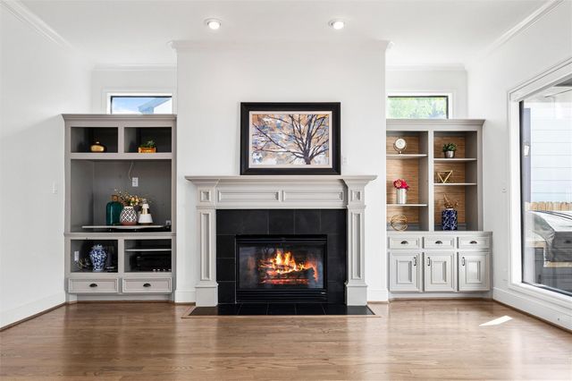 4523 Maple Street, Bellaire, TX 77401