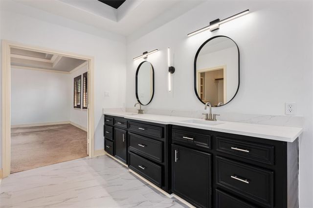 4523 Maple Street, Bellaire, TX 77401