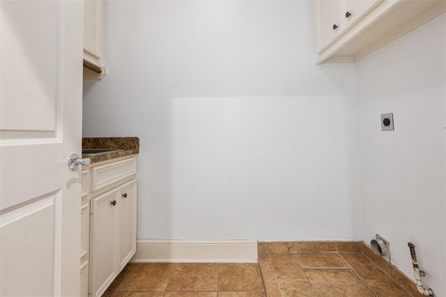 4523 Maple Street, Bellaire, TX 77401