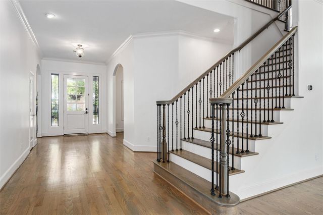 4523 Maple Street, Bellaire, TX 77401