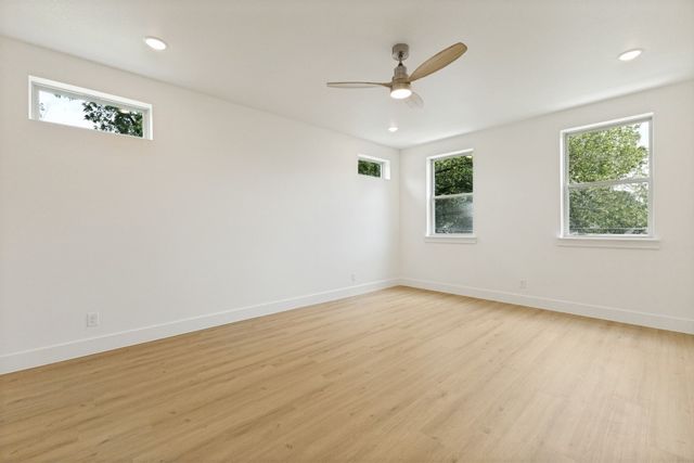 2416 Pennsylvania Avenue, Dallas, TX 75215