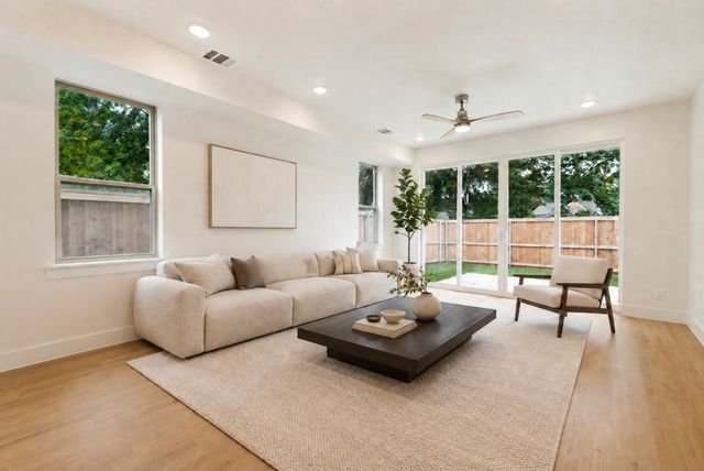 2416 Pennsylvania Avenue, Dallas, TX 75215