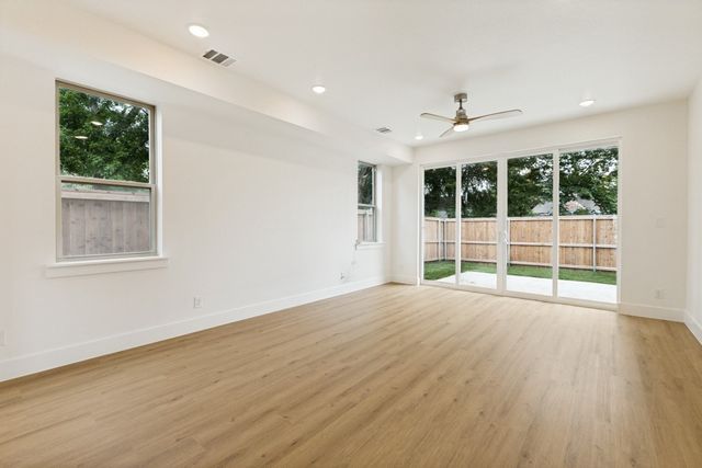 2416 Pennsylvania Avenue, Dallas, TX 75215