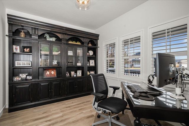 24960 E Pine Point Ct, Liberty Lake, WA 99019