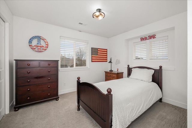 24960 E Pine Point Ct, Liberty Lake, WA 99019