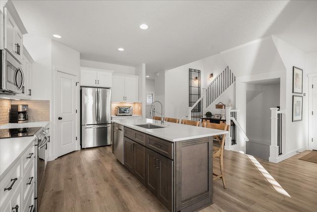 24960 E Pine Point Ct, Liberty Lake, WA 99019